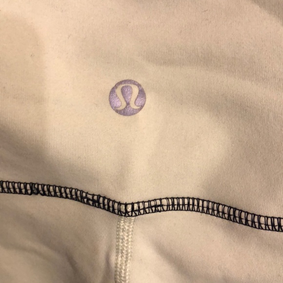 Lululemon Wunder Under Bonded Seam Size 4 - Picture 3 of 5